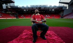 金球还有机会吗？32岁萨拉赫再留两年，今年大热但欧冠遗憾出局