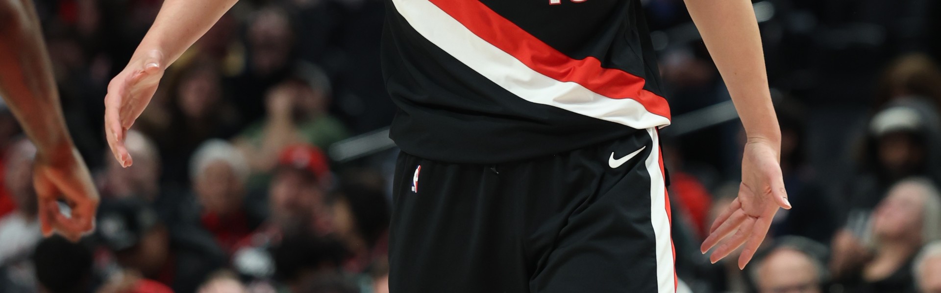 开云官方网站-新股东公开提到杨瀚森！队记：表明小杨在球队未来规划中不可或缺