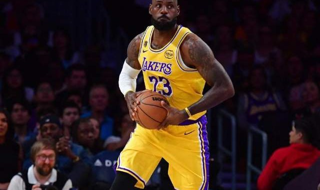 轰21+2+5！斯玛特梦回巅峰，佩林卡签约血赚，他比电风扇强太多了