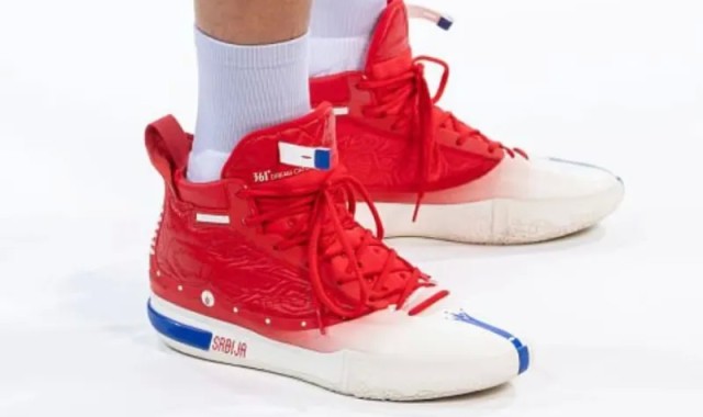 开云登录入口-约基奇今日穿着国家队配色Joker1，得到39分10篮板