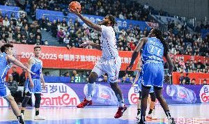 媒体人：克里斯已和北区一支强队接触 顺利的话下赛季继续征战CBA